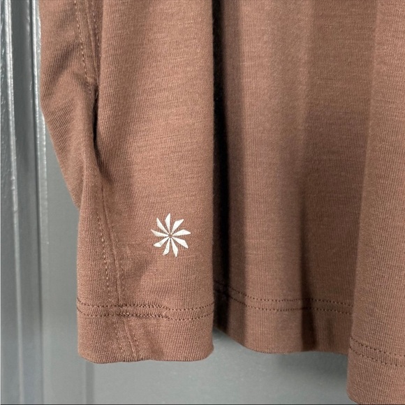 Athleta With Ease Brown Short Sleeve Tee Size Medium - Picture 3 of 3
